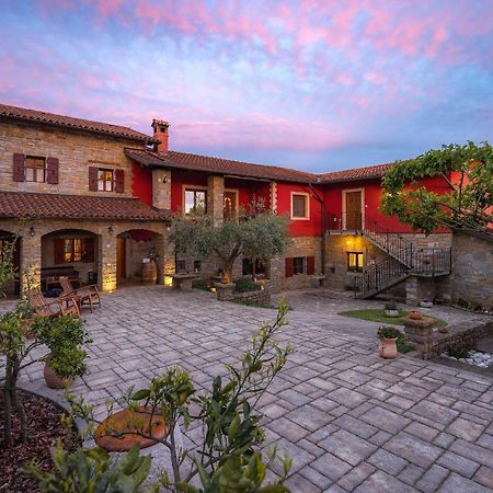 Ferienwohnung Tourist Farm RED FAIRYTALE Marezige Exterior foto