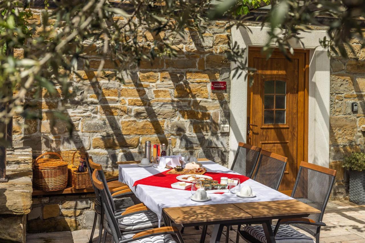 Ferienwohnung Tourist Farm RED FAIRYTALE Marezige Exterior foto