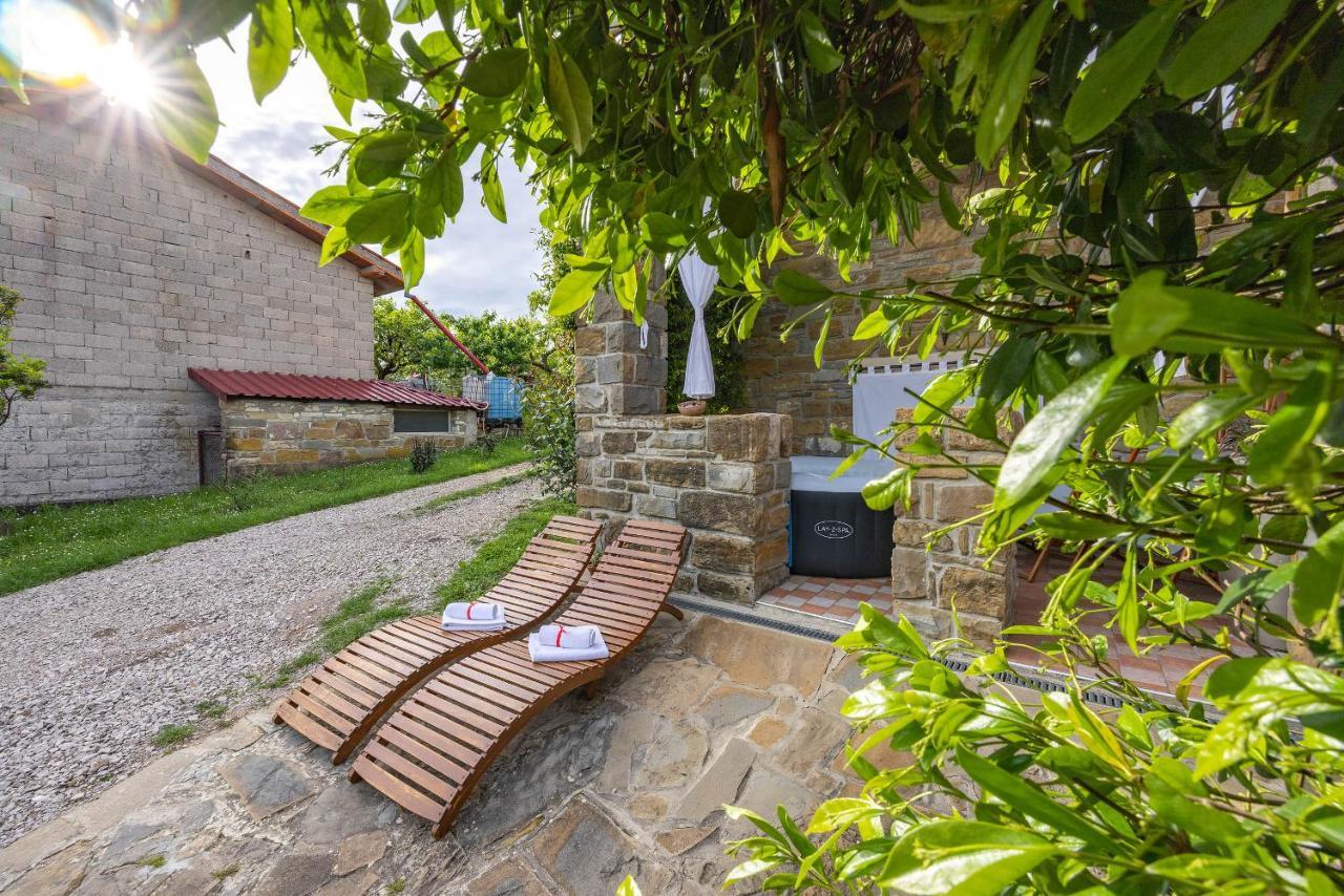 Ferienwohnung Tourist Farm RED FAIRYTALE Marezige Exterior foto