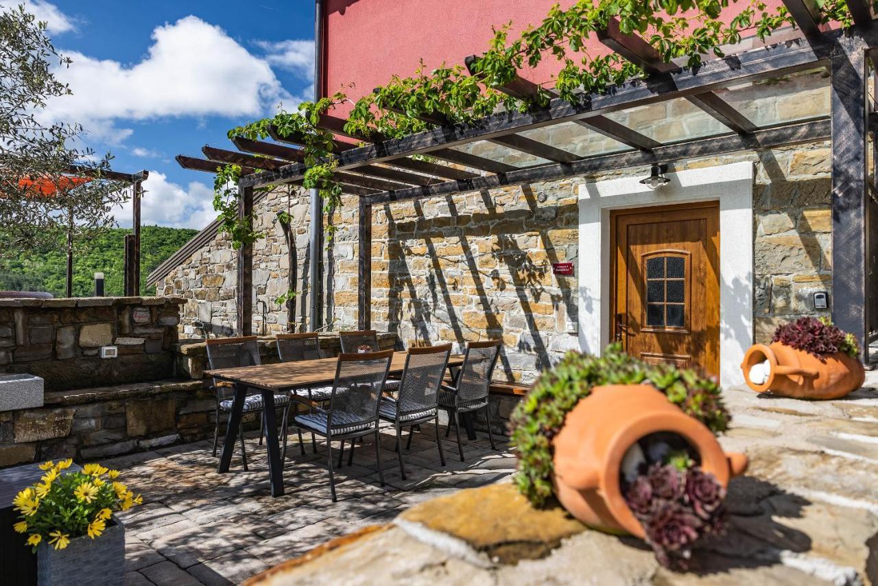 Ferienwohnung Tourist Farm RED FAIRYTALE Marezige Exterior foto