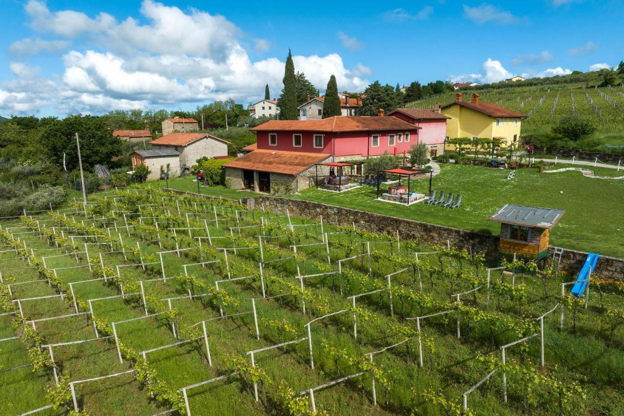 Ferienwohnung Tourist Farm RED FAIRYTALE Marezige Exterior foto