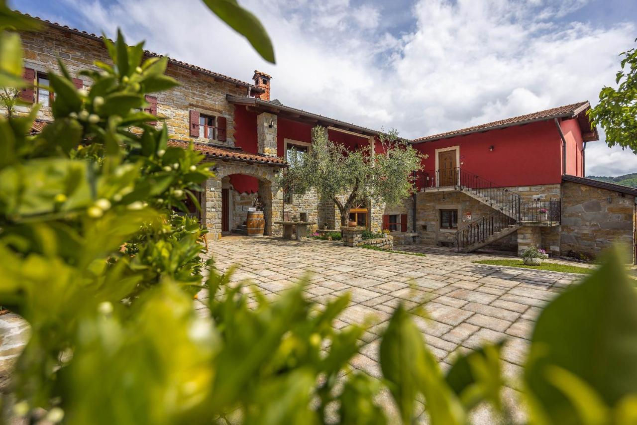 Ferienwohnung Tourist Farm RED FAIRYTALE Marezige Exterior foto