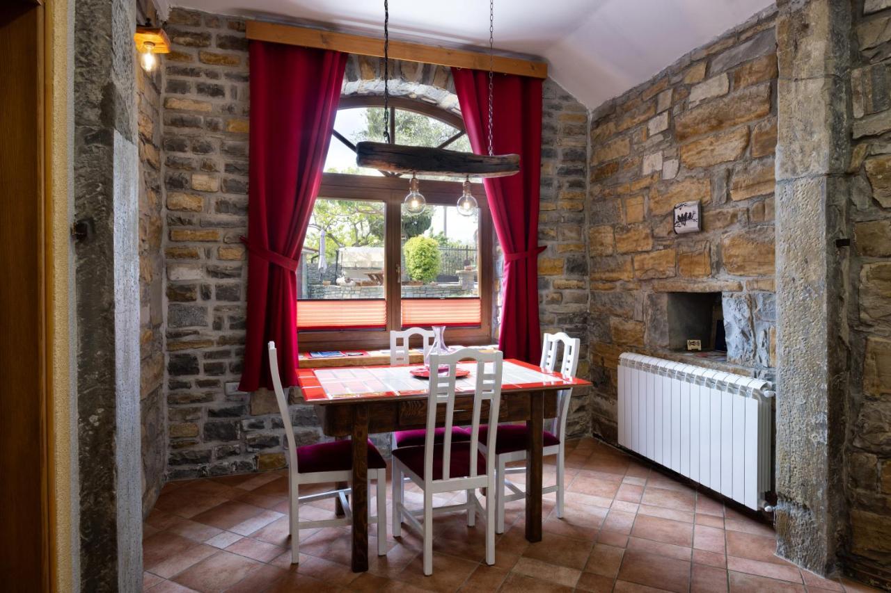 Ferienwohnung Tourist Farm RED FAIRYTALE Marezige Exterior foto