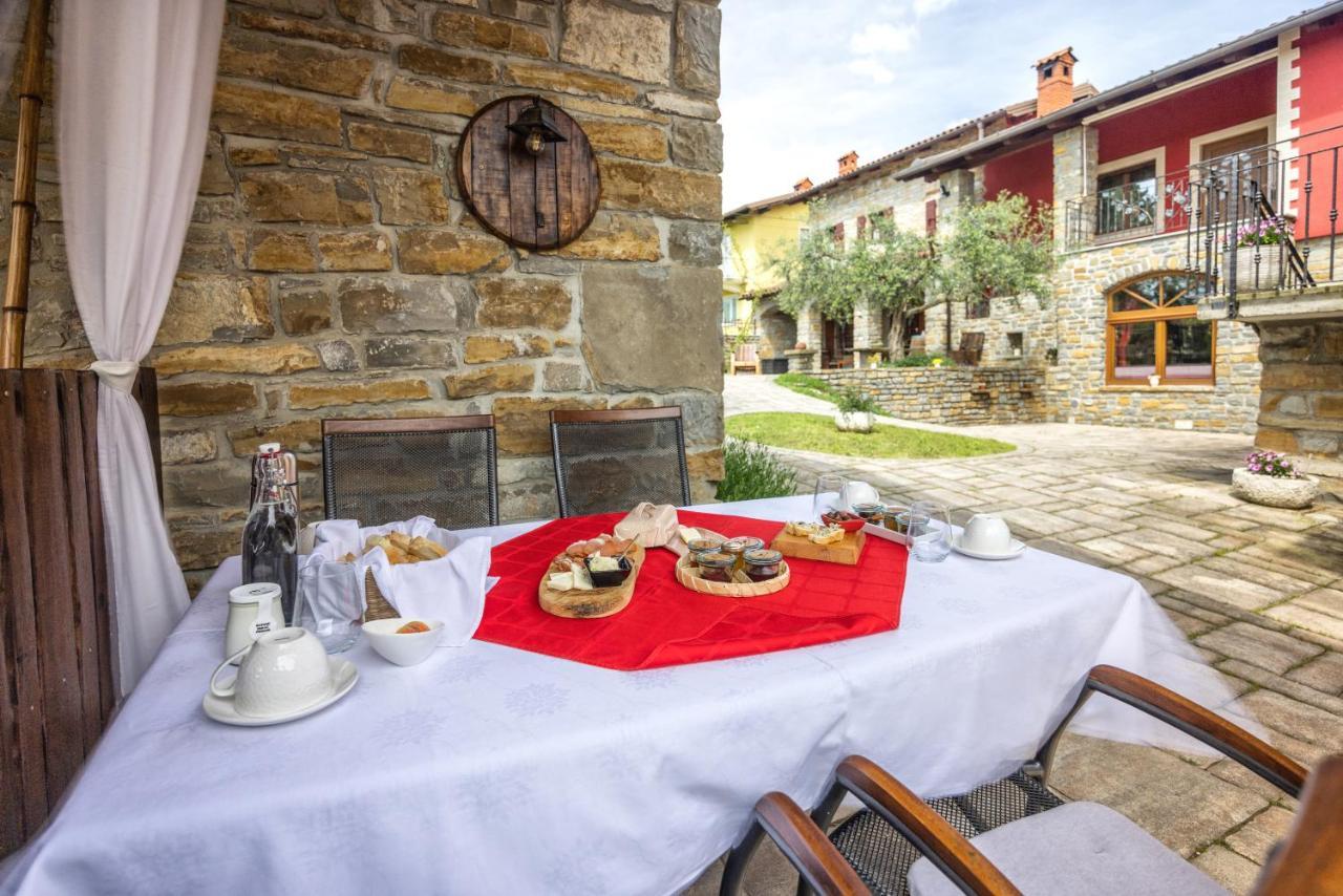 Ferienwohnung Tourist Farm RED FAIRYTALE Marezige Exterior foto