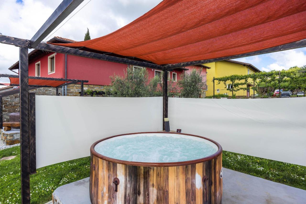 Ferienwohnung Tourist Farm RED FAIRYTALE Marezige Exterior foto