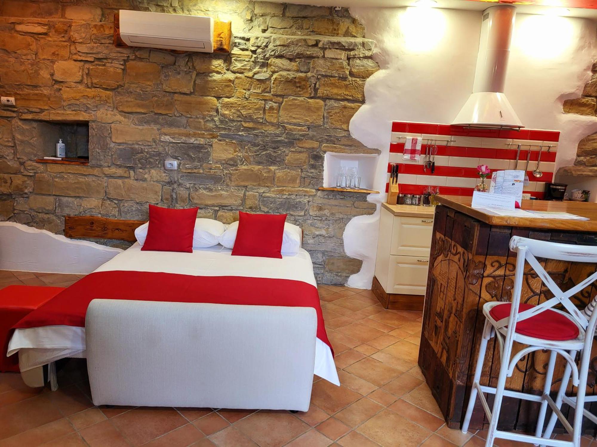 Ferienwohnung Tourist Farm RED FAIRYTALE Marezige Exterior foto