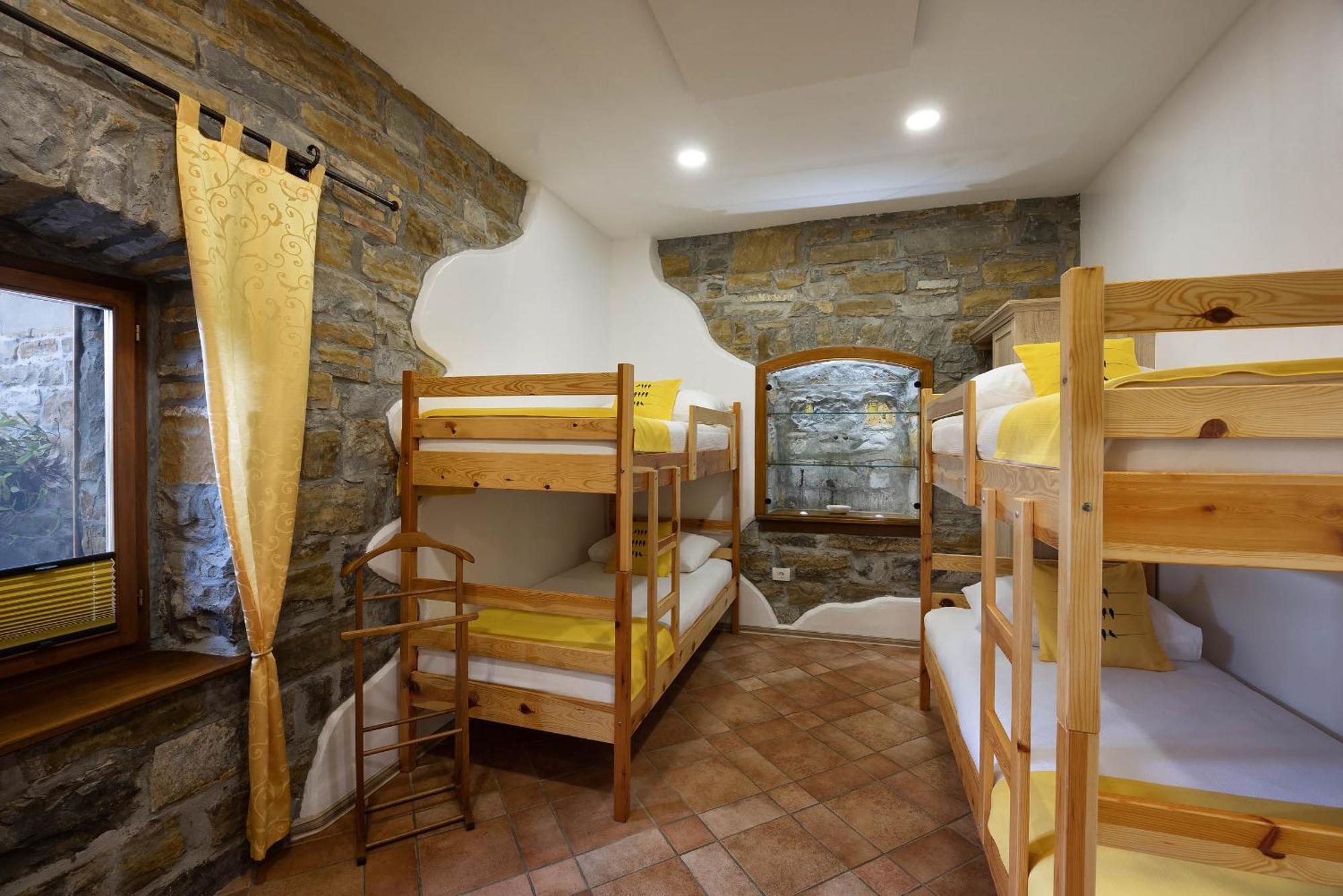 Ferienwohnung Tourist Farm RED FAIRYTALE Marezige Zimmer foto